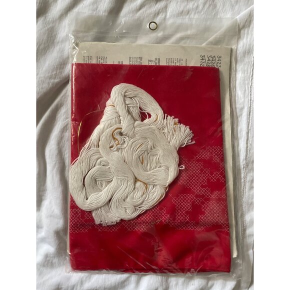 Bucilla Christmas Needlecraft Kit No. 3429 "Poinsettia" Easy-Care Table Panel Se - Picture 5 of 13